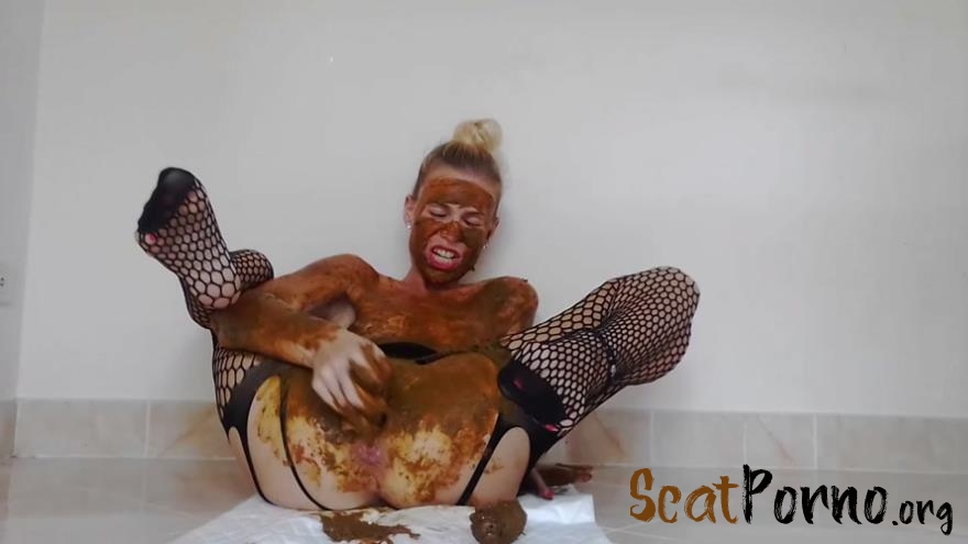 MissAnja  - Giant Poo, Scat Pussy Play, Face Smear/Fishnets