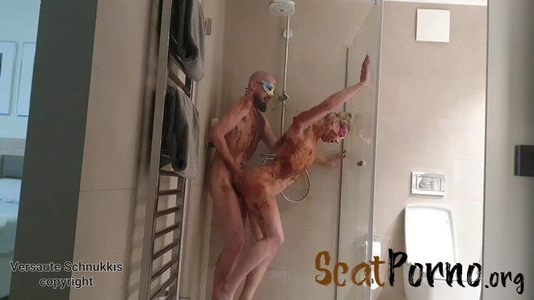 Versauteschnukkis  - Scatsex in hotel shower (no male scat)