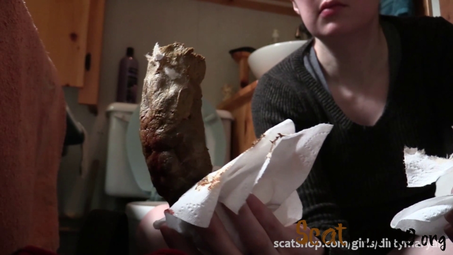 DirtyMaryan - Pooping thick log at my in laws place
