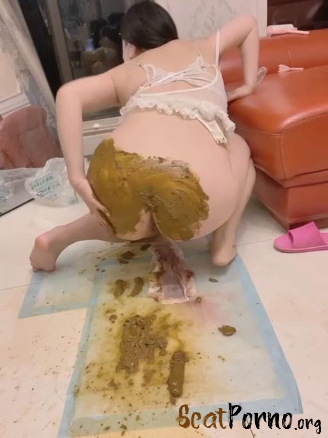 Longbao Chinese Woman, Enema and Ass Covered in Shit. P1