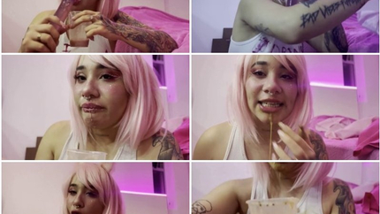 KellyPink18 - Poop eating