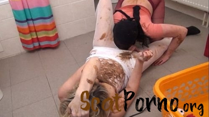 KassianeArquetti - Toilet Scat Girls