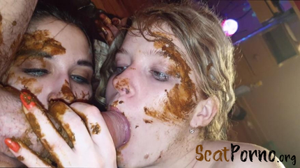 Maylinda, Jelena - Scat And Pee Top Models Threesome By Top Girls