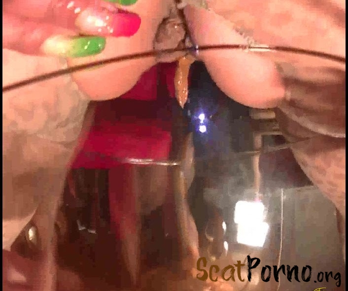 Diana Sky - Feeding My Toilet With Spoon After Strapon Fucking