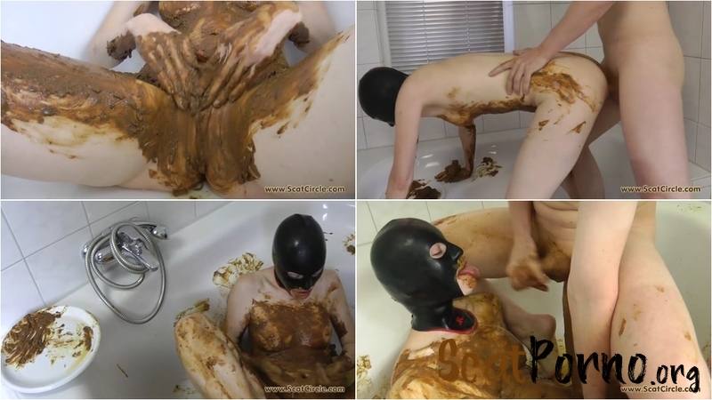 Mikaela Wolf - BATHROOM FUN SCATING