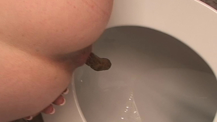 Let's take a look into the girl's toilet P1