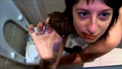 Santara - Big Poo In Bidet