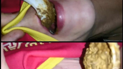 REAL SCAT SWALLOW GIRL - Incredible Scat Amateur Feeding A Lot Of SHIT