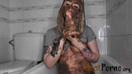 Betty - Extreme Luxus Scat Play By Top