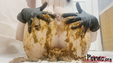 Mistress Elura Savage - My First Poop Smearing