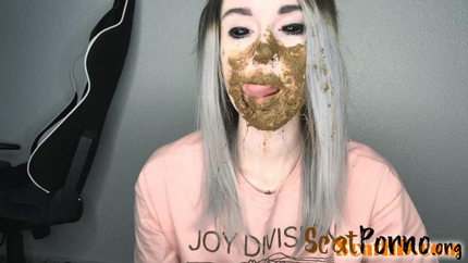DirtyBetty - Shitting and smearing on gaming chair XD