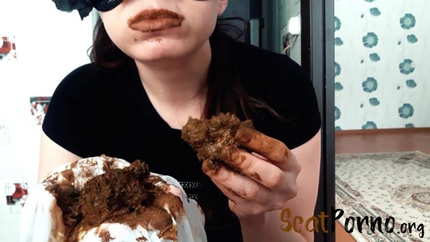 ScatLina - Eating shit out of white pantyhose