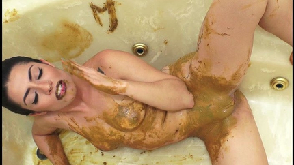 Mary Luthay - MY OWN SCAT BATH4K Ultra HD Scat 0017 [UltraHD 4K]