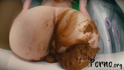 DirtyBetty - Have you sniffed female poop?