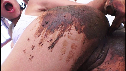 Carol Castro - SHITTING IN MY WHITE LEGGING [UltraHD 4k]