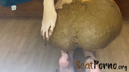 p00girl - Chewing shit and smearing the whole ass