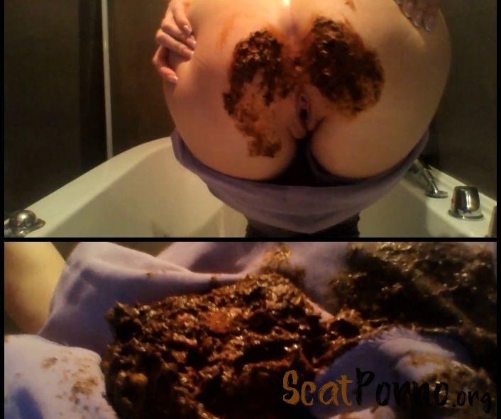 KassianeArquetti - Blonde Purple Bridge Shit Bathroom Scat