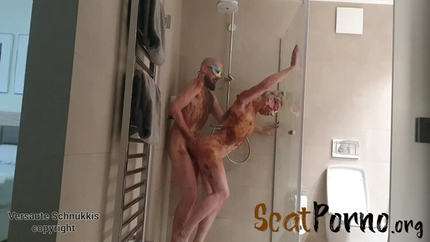 Versauteschnukkis - Scatsex in hotel shower (no male scat)