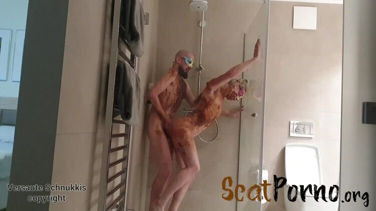 Versauteschnukkis - Scatsex in hotel shower (no male scat)