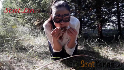 ScatLina - In the woods fetish