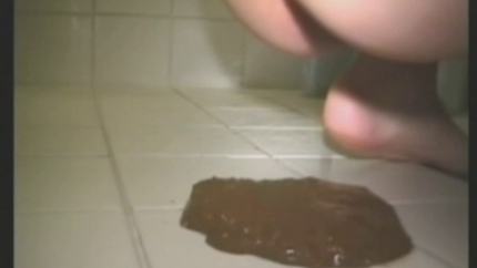 Double exposure of shit and a powerful stream of urine. P1