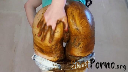 AnnaCoprofield - Jeans and Smearing
