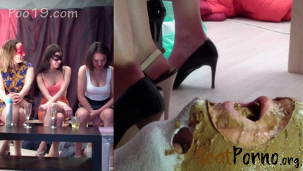 Group use of female toilet slave with MilanaSmelly