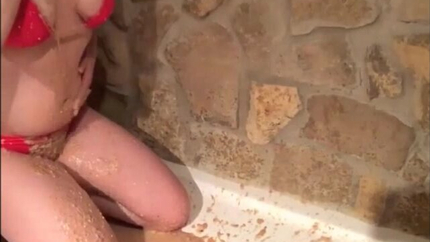 EMETROPHOBIC BLONDE LADY PUKING.