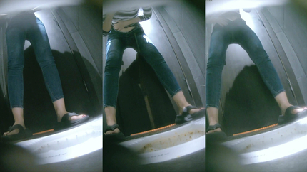 CHINESE GIRL VOMIT IN BAR TOILET - VIDEO 2