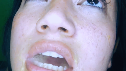 GOOD WHORE SPEWS PUKE ON COCK