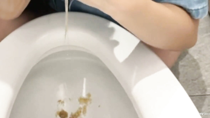 CUTE GIRL THREW UP IN TOILET
