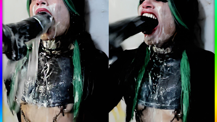 GOTH CAMGIRL FUCKS UP HER THROAT UNTIL VOMIT