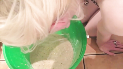 BUCKET GREENPUKE OUT.