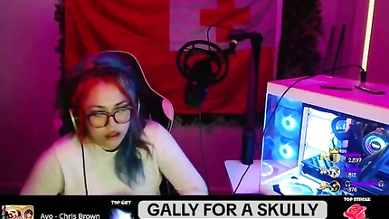 STREAMER GIRL VOMITS PART 3