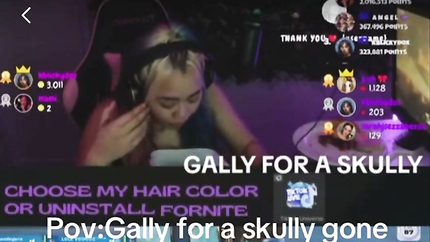 STREAMER GIRL VOMITS PART 1