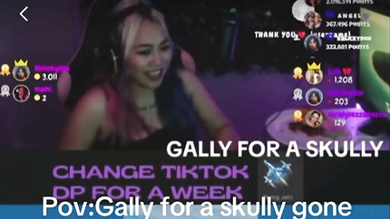STREAMER GIRL VOMITS PART 1
