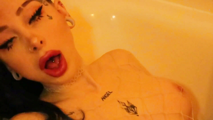 BLUE HAIRED ALT CHICK #004