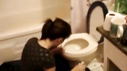 WOMAN VOMIT