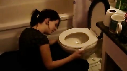 WOMAN VOMIT