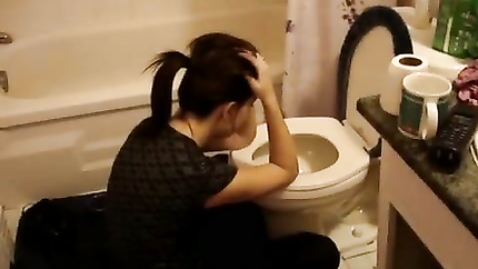 WOMAN VOMIT
