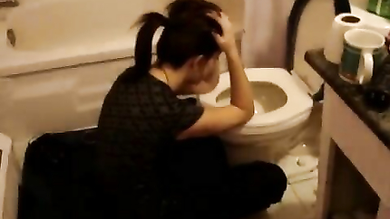 WOMAN VOMIT