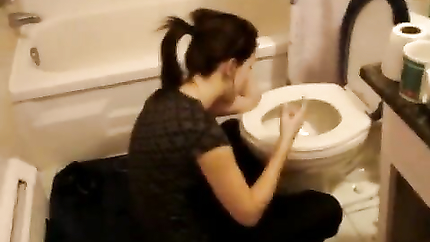 WOMAN VOMIT