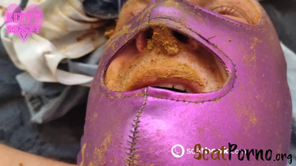 Kitty Skatt - Pantypoop in slave face