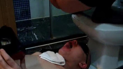 Mo Huan - Chinese Femdom Scat