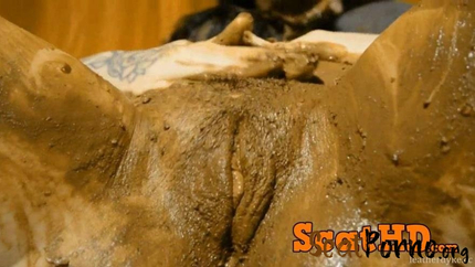 SweetBettyParlour (DirtyBetty) - Animal Magnetism Girl In The Shit!