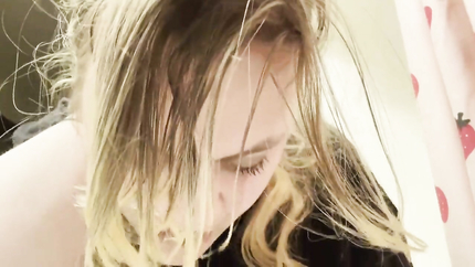 CUTE GIRL VOMITS