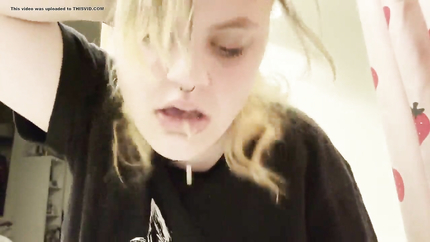 CUTE GIRL VOMITS
