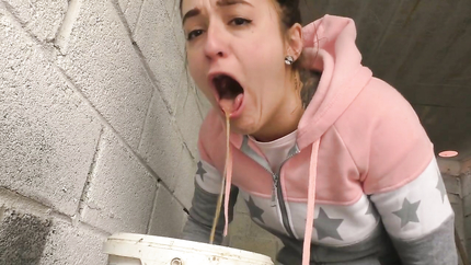 SICK GIRL NEEDS TO PUKE