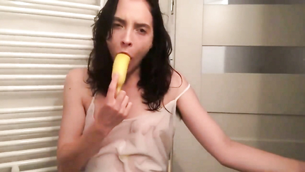PUKES ON BANANA