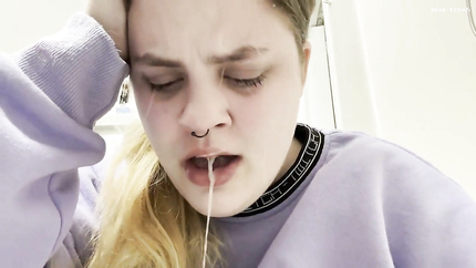 PUKING CUTE GIRL ✨